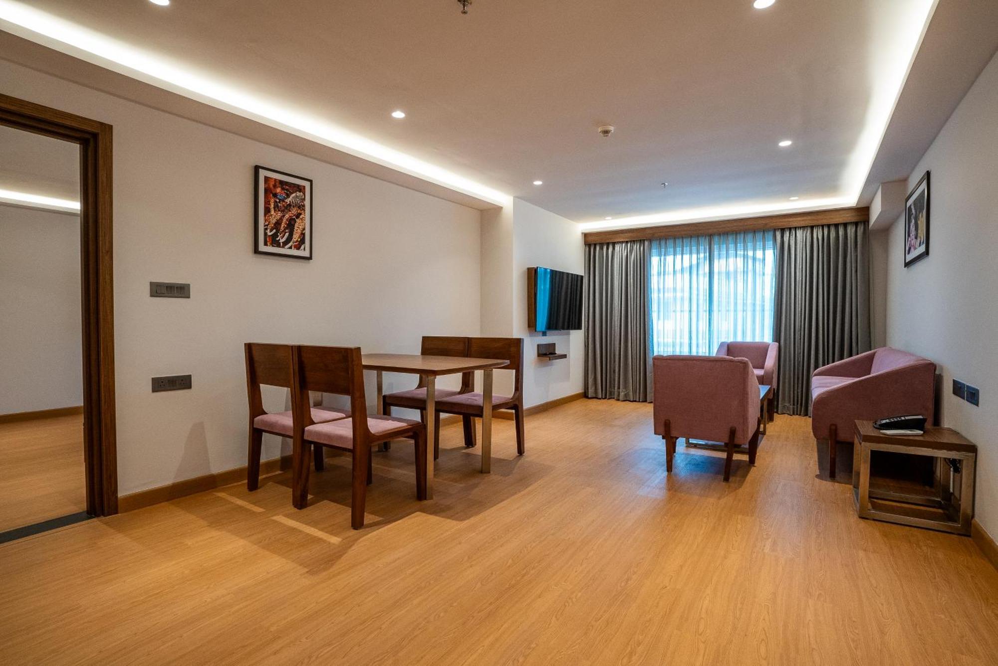 Lilac Hotel Guruvāyūr Extérieur photo
