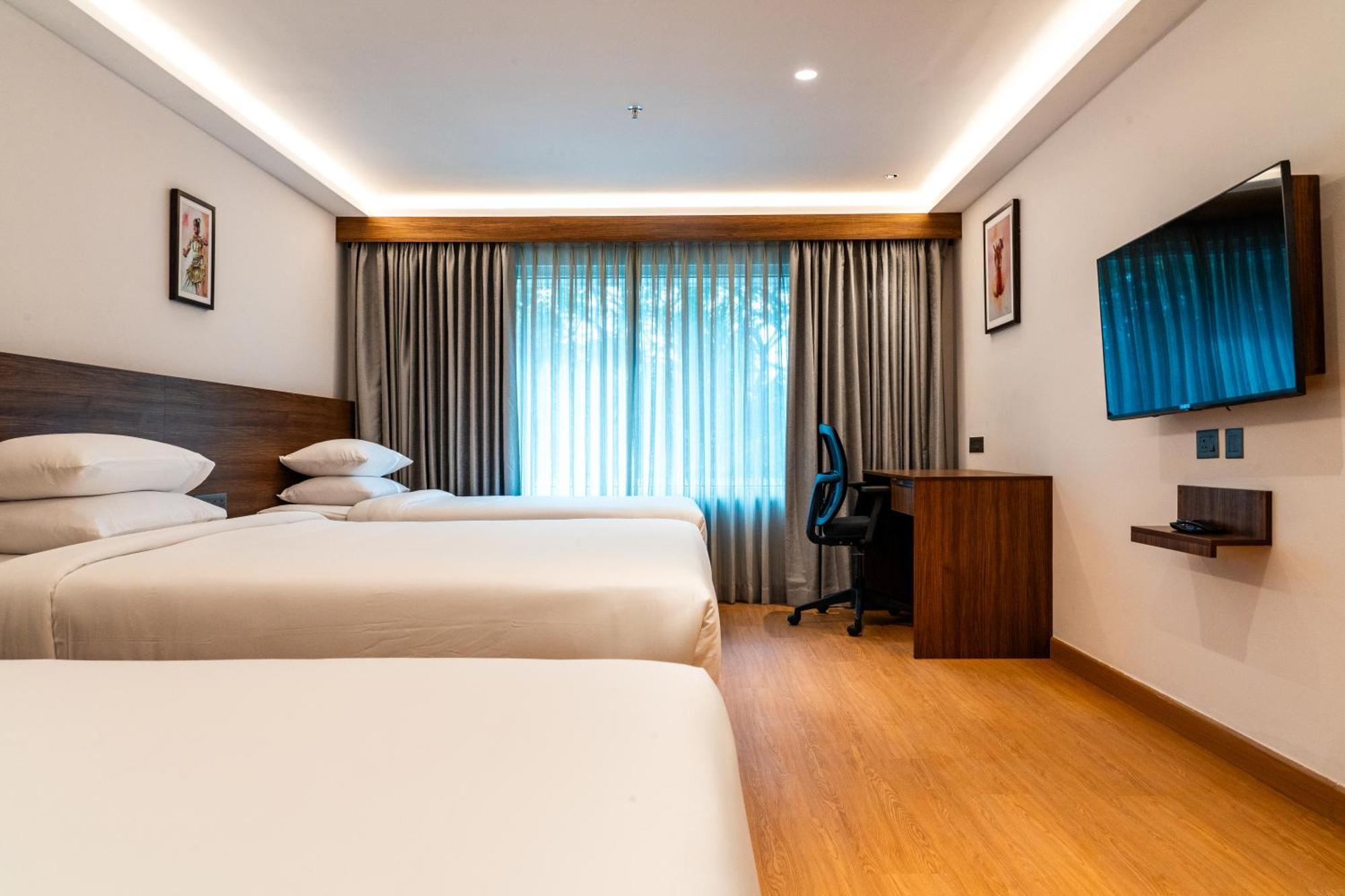 Lilac Hotel Guruvāyūr Extérieur photo
